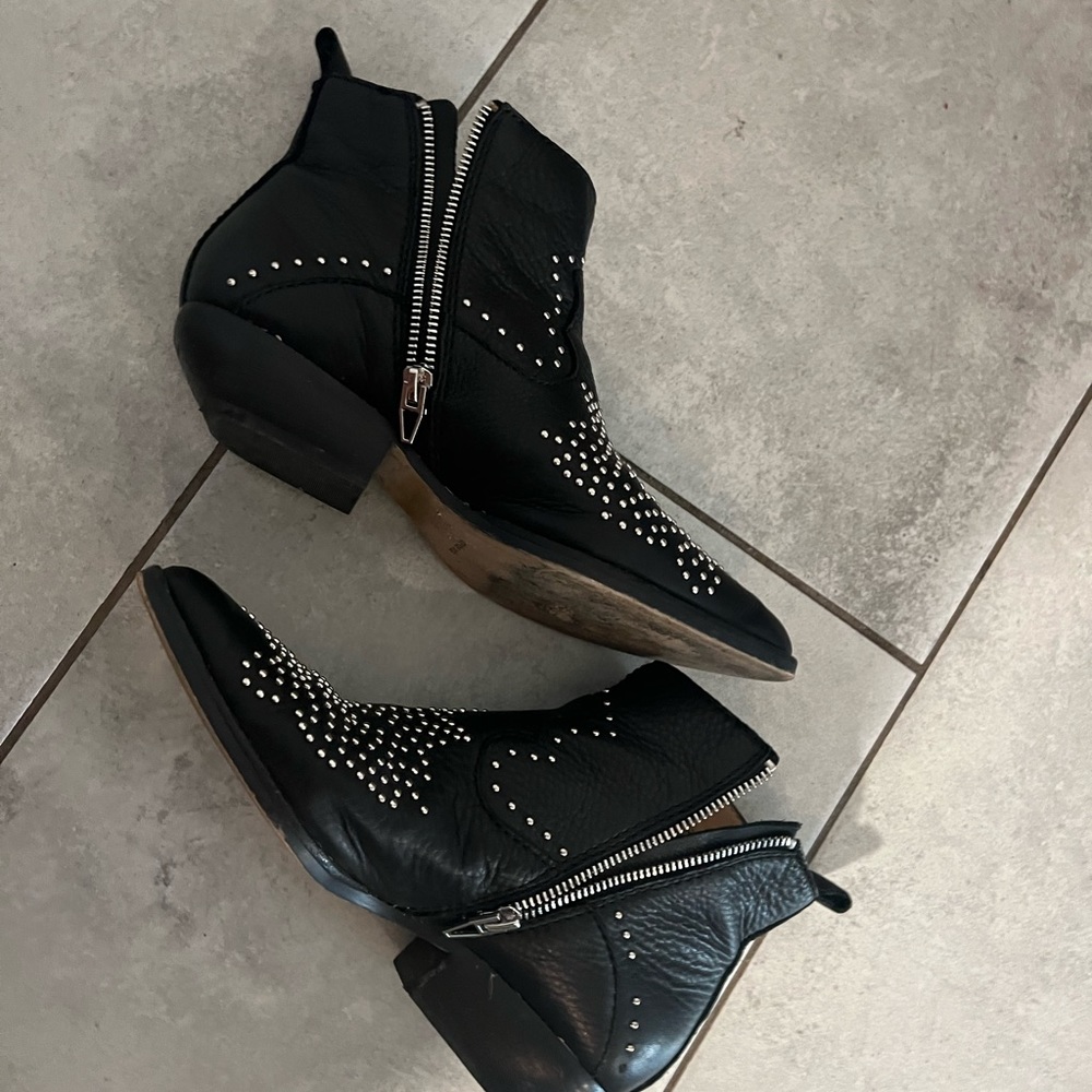 Dolce Vita studded booties - Picture 6 of 7